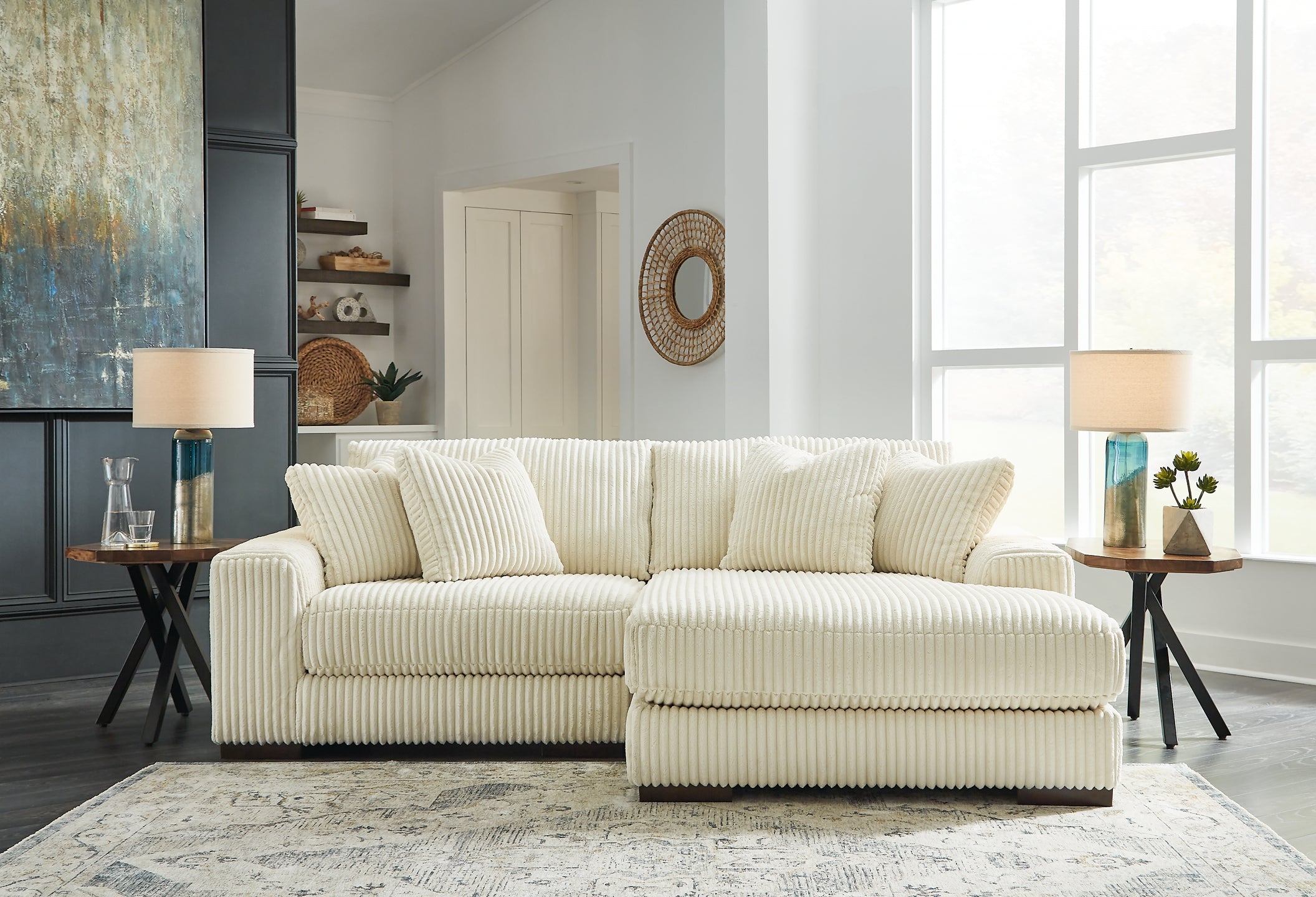 Lindyn 2 Piece Sectional With Chaise